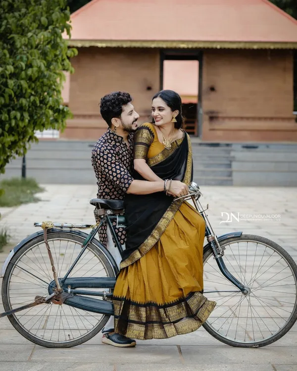 Black_And_Mustard_Yellow__Color_Kanchipuram_Zari_Weaving_Half_Saree_With_Blouse__Silk_Dupatta