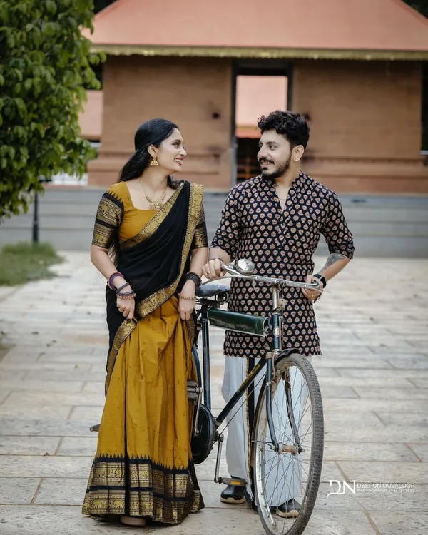 Black_And_Mustard_Yellow__Color_Kanchipuram_Zari_Weaving_Half_Saree_With_Blouse__Silk_Dupatta