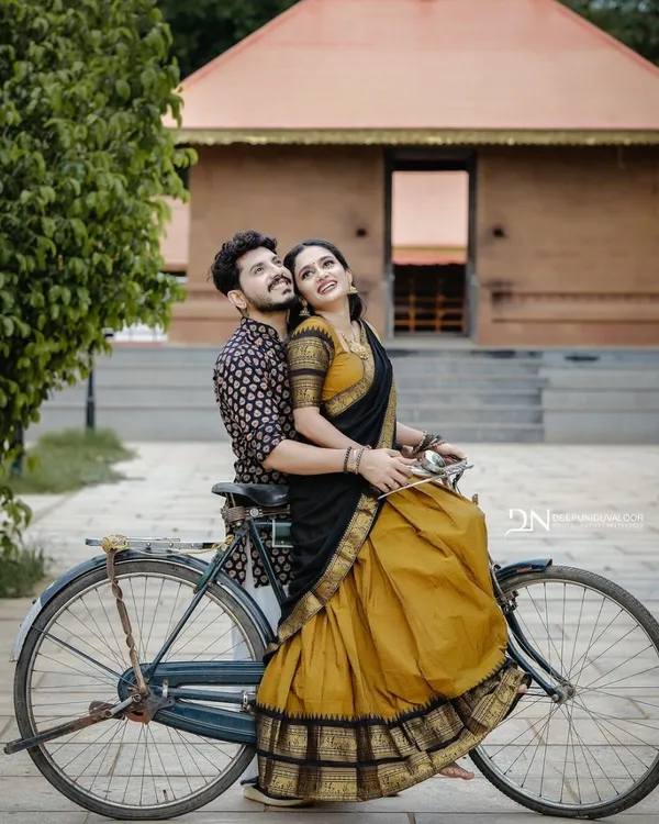 Black_And_Mustard_Yellow__Color_Kanchipuram_Zari_Weaving_Half_Saree_With_Blouse__Silk_Dupatta