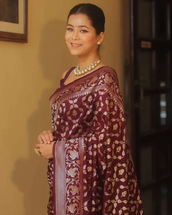 Maroon_Color_Latest_Drop_Soft_Banarasi_Silk_Saree_with_Classy_Bloue_Piece