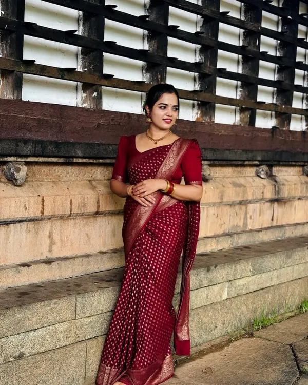 Maroon_Color_Fresh_Arrival_Soft_Banarasi_Silk_Saree_with_Classy_Bloue_Piece