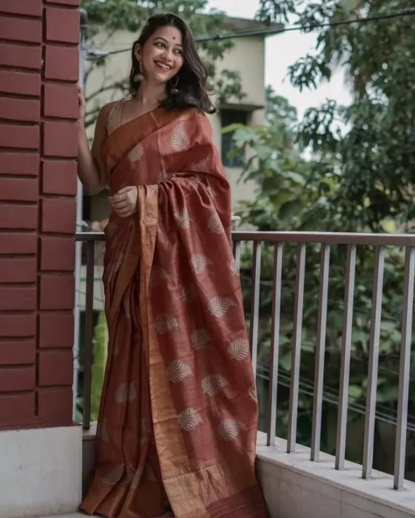Peach_Color_Recent_Drop_Soft_Banarasi_Silk_Saree_with_Classy_Bloue_Piece