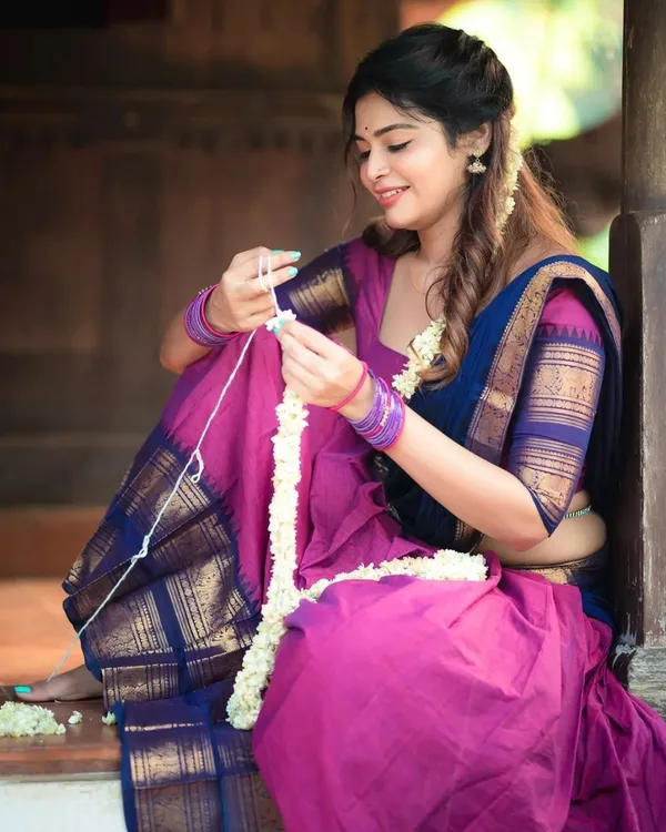 Blue_And_Purple_Color_Kanchipuram_Zari_Weaving_Half_Saree_With_Blouse__Silk_Dupatta