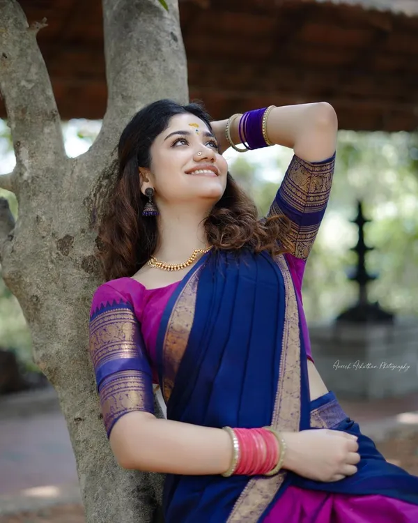 Blue_And_Purple_Color_Kanchipuram_Zari_Weaving_Half_Saree_With_Blouse__Silk_Dupatta