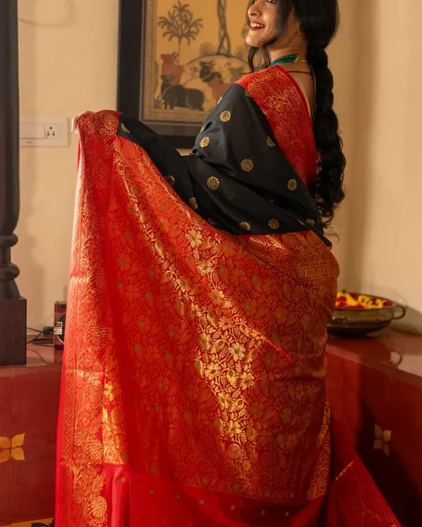 Black_And_Red_Color_New_Drop_Soft_Banarasi_Silk_Saree_with_Classy_Bloue_Piece