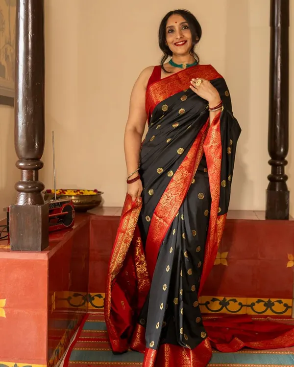 Black_And_Red_Color_New_Drop_Soft_Banarasi_Silk_Saree_with_Classy_Bloue_Piece