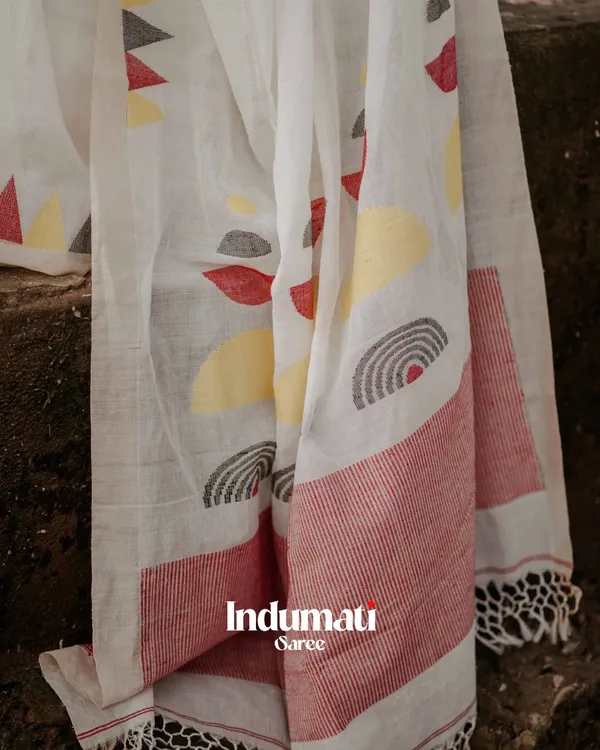 Chitra_Mandal_-_White_Linen_Saree_with_Border,_Triangle_&_Half_Circle_Design_with_Blouse_Piece