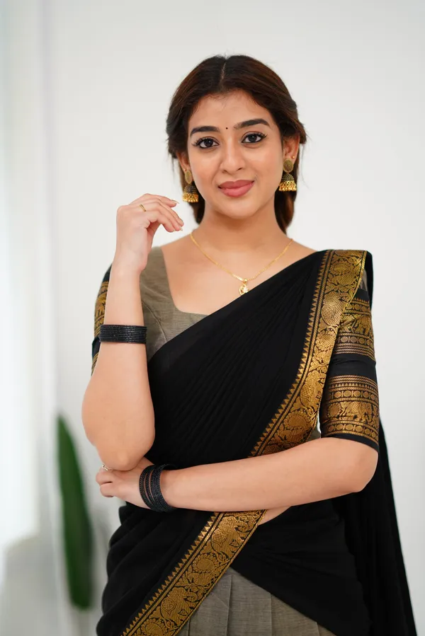 Black_And_Grey_Color_Kanchipuram_Zari_Weaving_Half_Saree_With_Blouse__Silk_Dupatta