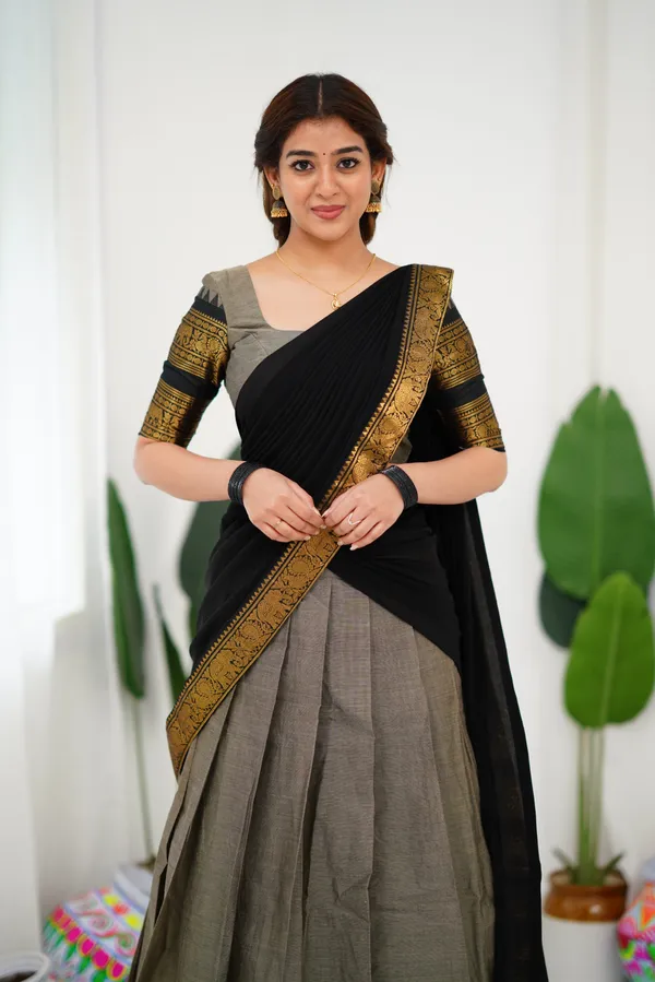 Black_And_Grey_Color_Kanchipuram_Zari_Weaving_Half_Saree_With_Blouse__Silk_Dupatta