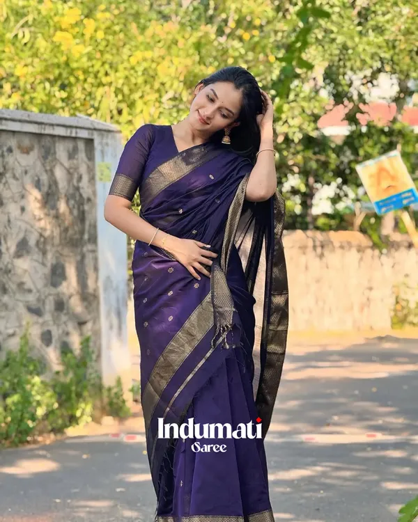 Purple_Premium_Cotton_Silk_Saree_With_Classy_Blouse_and_tassels