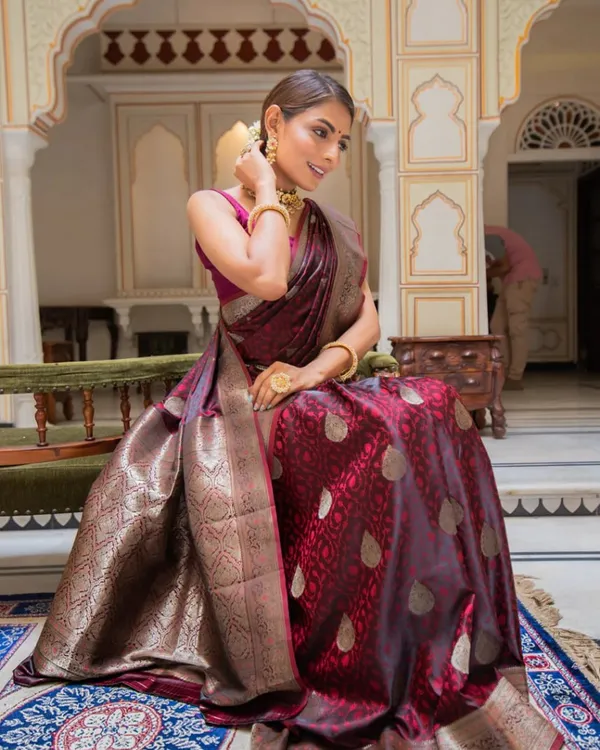 Maroon_Color_Going_Fast_Soft_Banarasi_Silk_Saree_with_Classy_Bloue_Piece