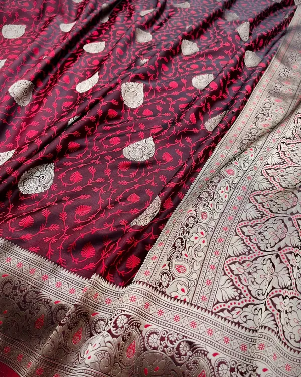 Maroon_Color_Going_Fast_Soft_Banarasi_Silk_Saree_with_Classy_Bloue_Piece