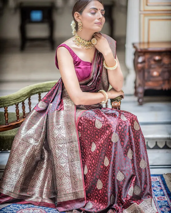 Maroon_Color_Going_Fast_Soft_Banarasi_Silk_Saree_with_Classy_Bloue_Piece