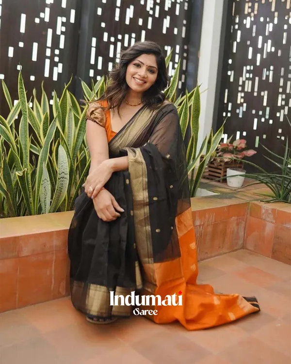 Black_Color_Premium_Cotton_Silk_Saree_With_Classy_Blouse_and_tassels
