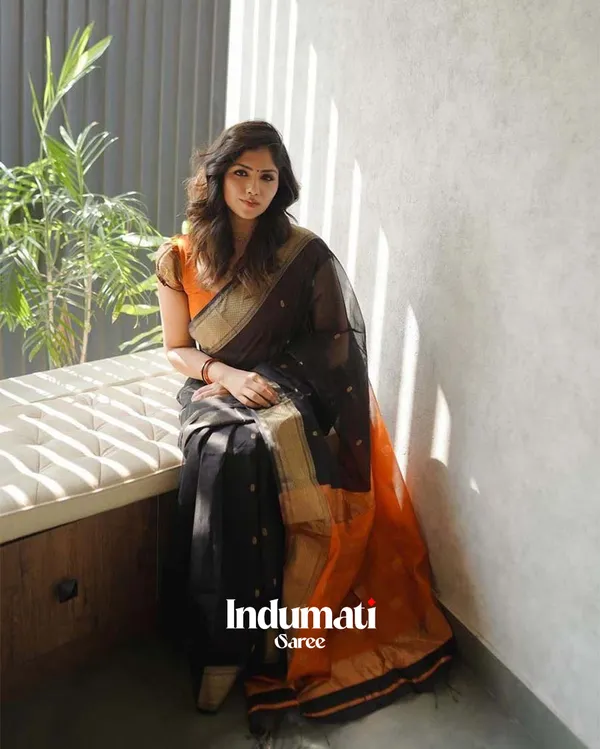 Black_Color_Premium_Cotton_Silk_Saree_With_Classy_Blouse_and_tassels