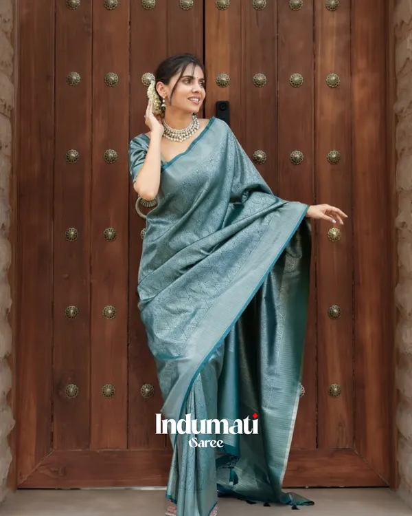 Bottle_Green_Color_Right_Now_Soft_Banarasi_Silk_Saree_with_Classy_Blouse_Piece