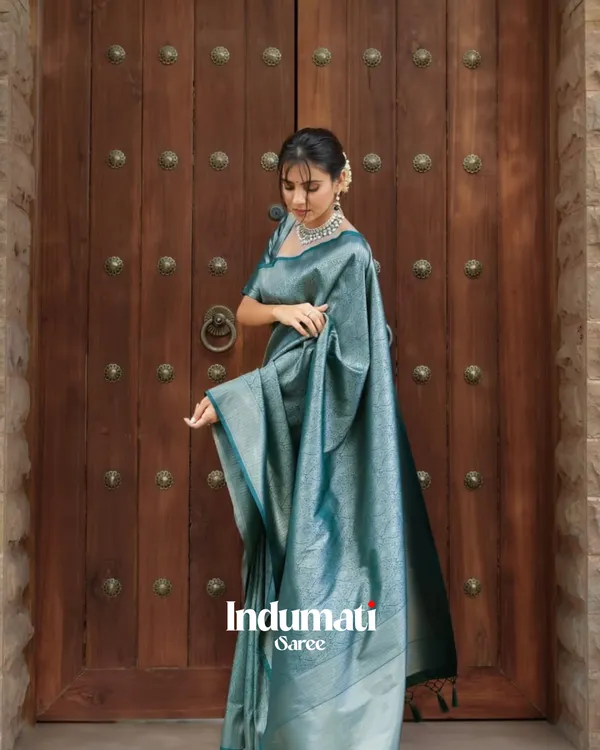 Bottle_Green_Color_Right_Now_Soft_Banarasi_Silk_Saree_with_Classy_Blouse_Piece