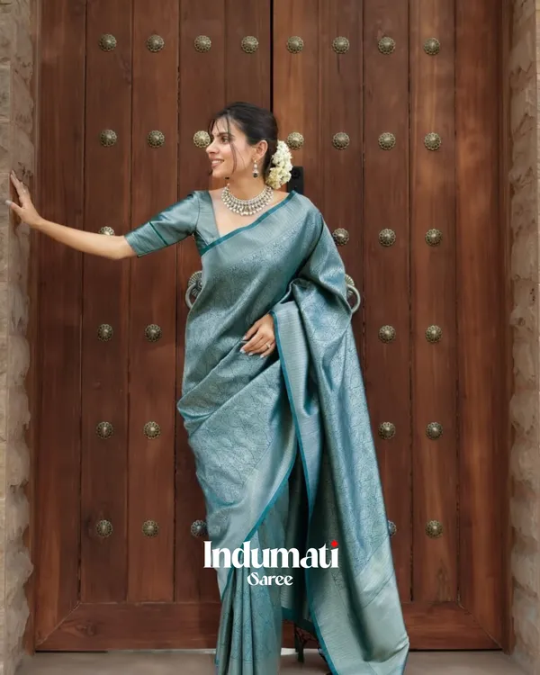 Bottle_Green_Color_Right_Now_Soft_Banarasi_Silk_Saree_with_Classy_Blouse_Piece