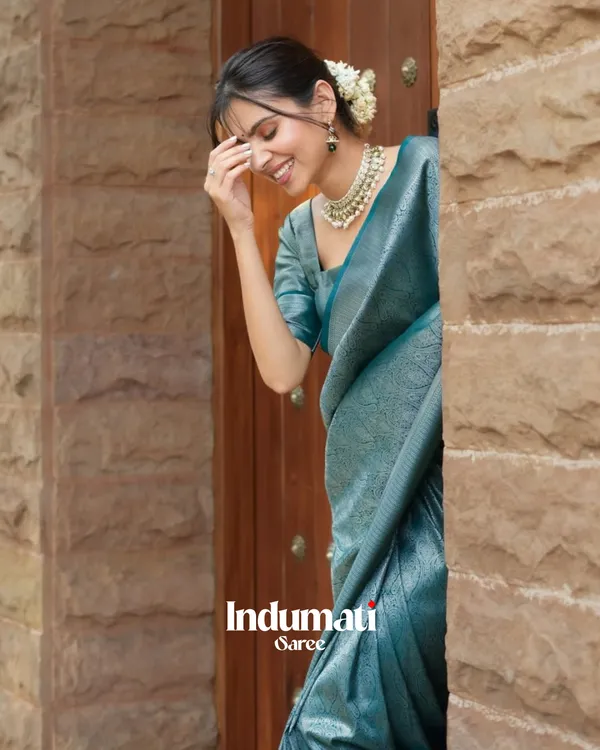 Bottle_Green_Color_Right_Now_Soft_Banarasi_Silk_Saree_with_Classy_Blouse_Piece