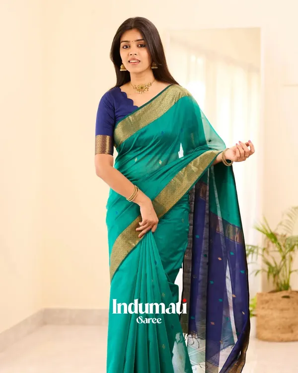 Pine_Green_Color_Premium_Cotton_Silk_Saree_With_Classy_Blouse