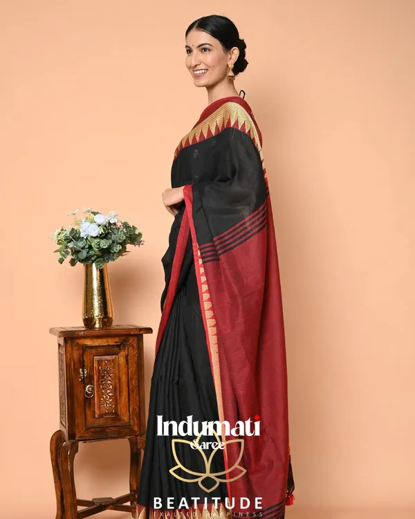Black_&_Red_Mulmul_Cotton_Saree_with_Golden_Triangle_Border,_with_Blouse_Piece