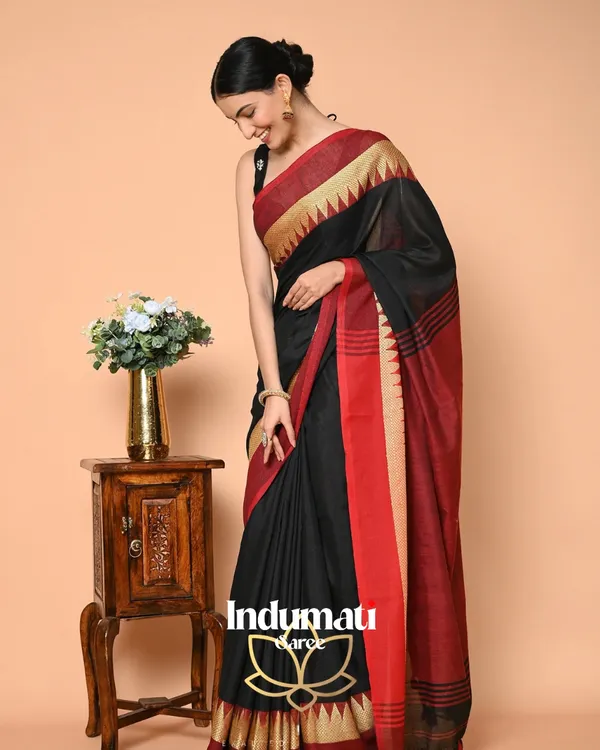 Black_&_Red_Mulmul_Cotton_Saree_with_Golden_Triangle_Border,_with_Blouse_Piece