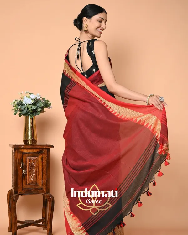 Black_&_Red_Mulmul_Cotton_Saree_with_Golden_Triangle_Border,_with_Blouse_Piece