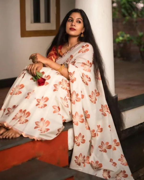 White_Color_Just_In_Soft_Banarasi_Silk_Saree_with_Classy_Bloue_Piece