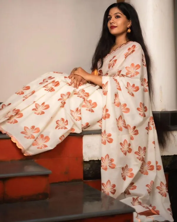 White_Color_Just_In_Soft_Banarasi_Silk_Saree_with_Classy_Bloue_Piece
