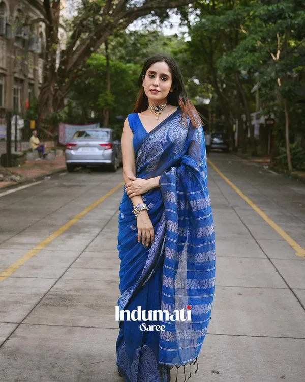 Nilaya_Luxe_-_Blue_Linen_Saree_with_Premium_Design_&_Matching_Blouse