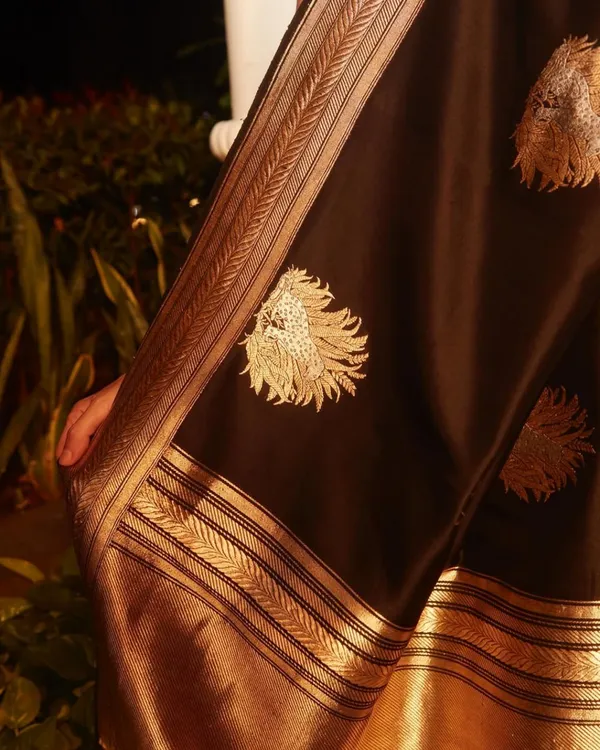 Black_Color_Recent_Release_Soft_Banarasi_Silk_Saree_with_Classy_Bloue_Piece