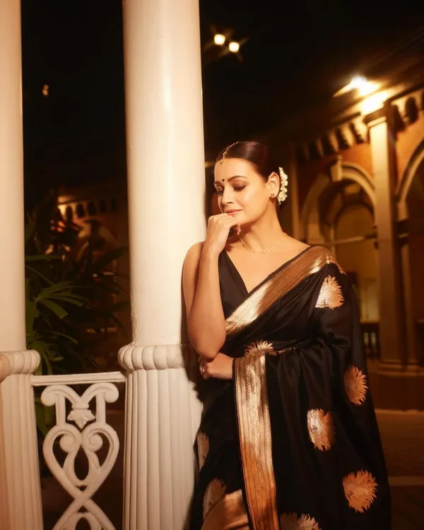 Black_Color_Recent_Release_Soft_Banarasi_Silk_Saree_with_Classy_Bloue_Piece