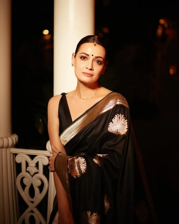 Black_Color_Recent_Release_Soft_Banarasi_Silk_Saree_with_Classy_Bloue_Piece