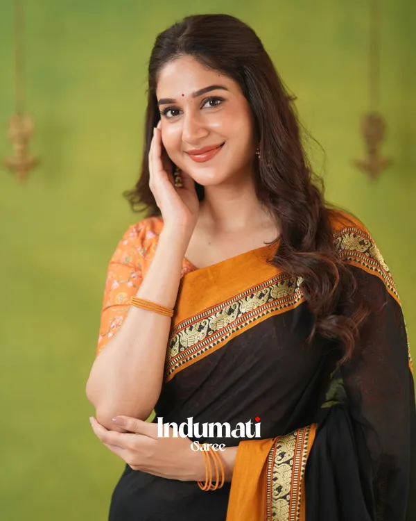 Black_Mulmul_Cotton_Saree_with_Mustard_Border_&_Elephant_Weave,_with_Blouse_Piece