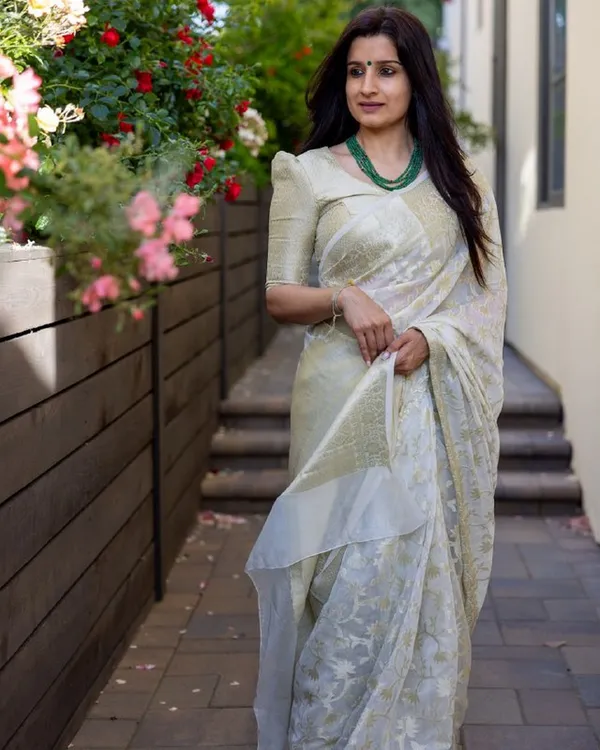 White_Color_New_Release_Soft_Banarasi_Silk_Saree_with_Classy_Bloue_Piece