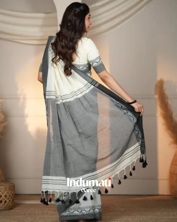 White_MulMulmul_Cotton_Saree_with_Grey_Border_Motif_&_Matching_Off-White_Blouse_Piece