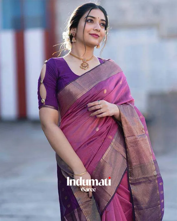 Lavender_Color_Premium_Cotton_Silk_Saree_With_Classy_Blouse_and_tassels