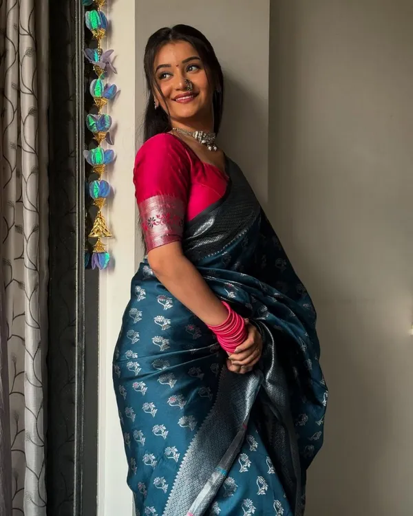 Bottle_Blue_Color_Exclusive_Soft_Banarasi_Silk_Saree_with_Classy_Bloue_Piece