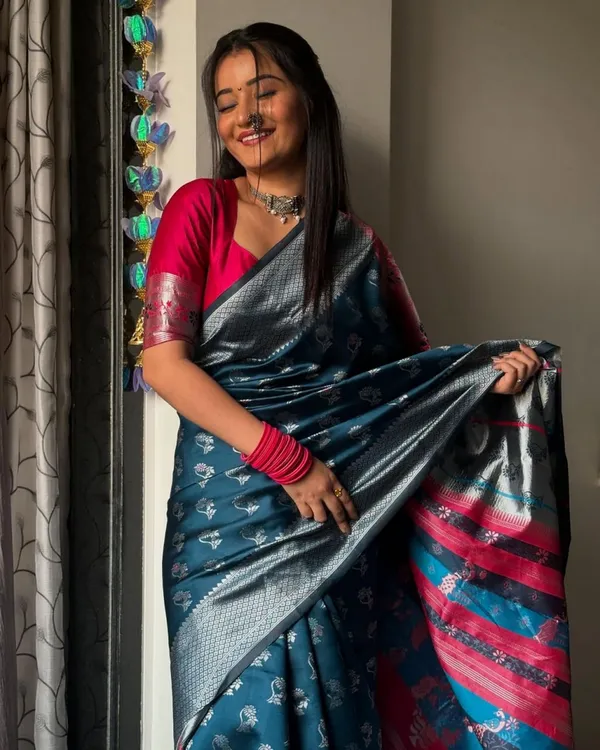 Bottle_Blue_Color_Exclusive_Soft_Banarasi_Silk_Saree_with_Classy_Bloue_Piece