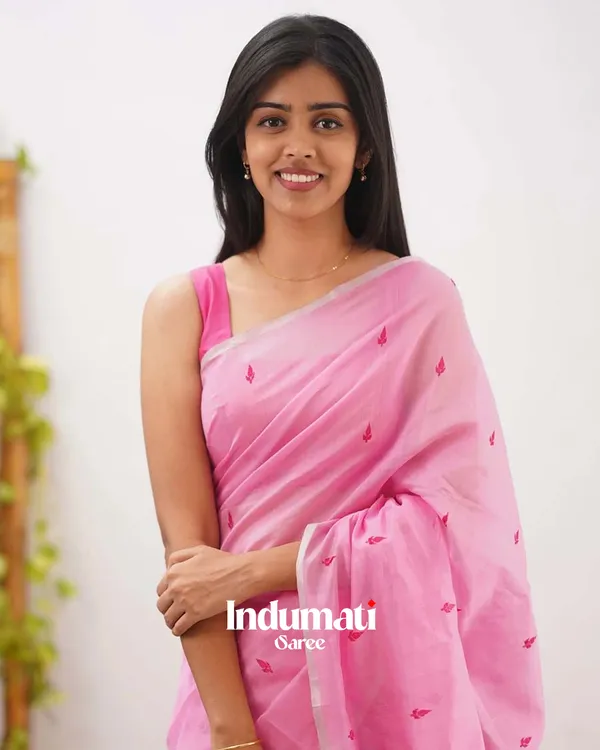 Pink_Color_Cotton_Silk_Saree_with_Calssy_Blouse_and_tassels