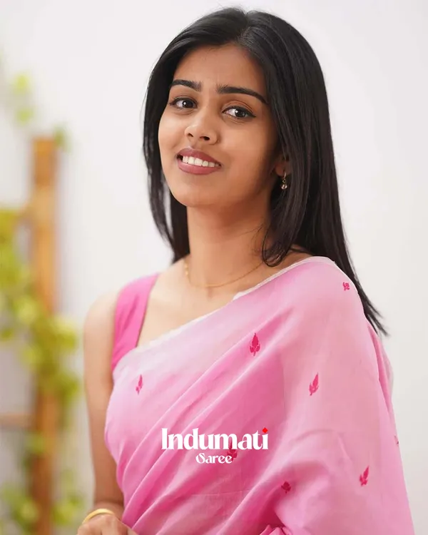 Pink_Color_Cotton_Silk_Saree_with_Calssy_Blouse_and_tassels