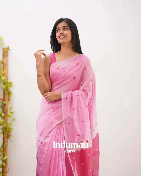 Pink_Color_Cotton_Silk_Saree_with_Calssy_Blouse_and_tassels