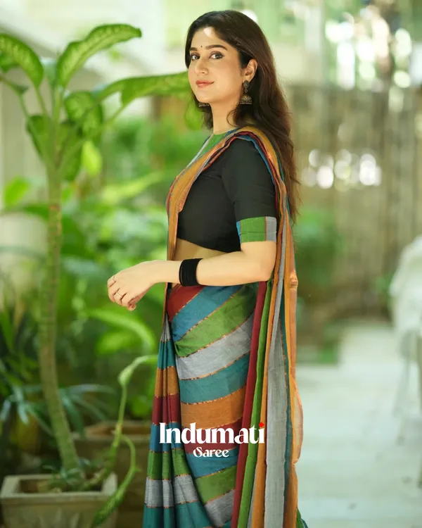 Multicolor_Striped_Mulmul_Cotton_Saree_Saree_with_Matching_Blouse_Piece