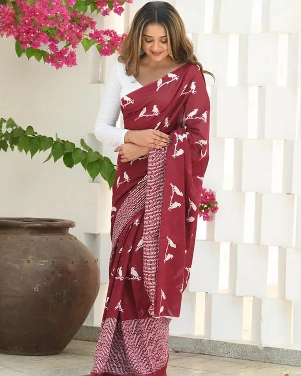 Maroon_Color_Latest_Add_Soft_Banarasi_Silk_Saree_with_Classy_Bloue_Piece