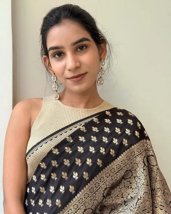 Black_Color_Elite_Pick_Soft_Banarasi_Silk_Saree_with_Classy_Bloue_Piece