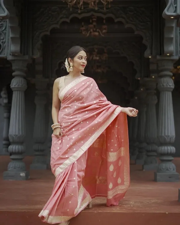 Light_Pink_Color_Going_Fast_Soft_Banarasi_Silk_Saree_with_Classy_Bloue_Piece