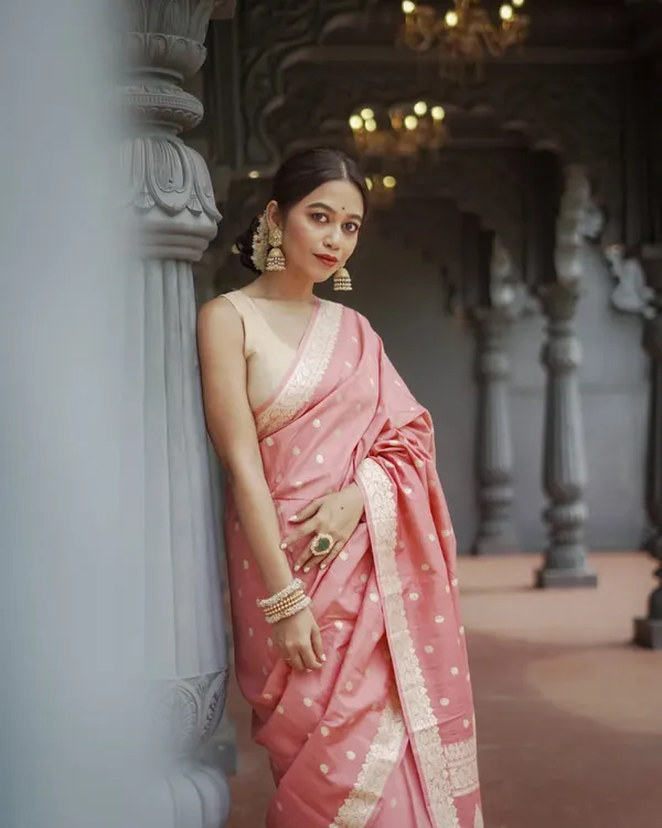 Light_Pink_Color_Going_Fast_Soft_Banarasi_Silk_Saree_with_Classy_Bloue_Piece
