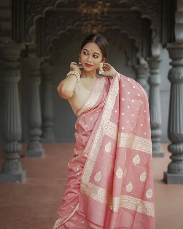Light_Pink_Color_Going_Fast_Soft_Banarasi_Silk_Saree_with_Classy_Bloue_Piece