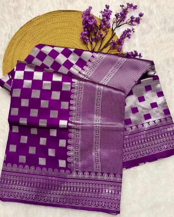 Purple_Color_Going_Fast_Soft_Banarasi_Silk_Saree_with_Classy_Bloue_Piece