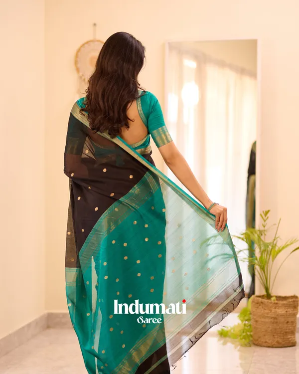 Black_Color_Premium_Cotton_Silk_Saree_With_Classy_Blouse_and_tassels